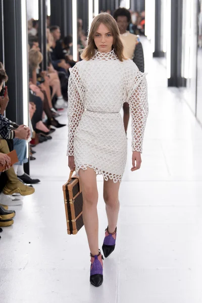 Look 31